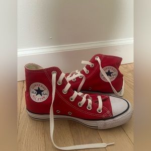 Red converse size 7